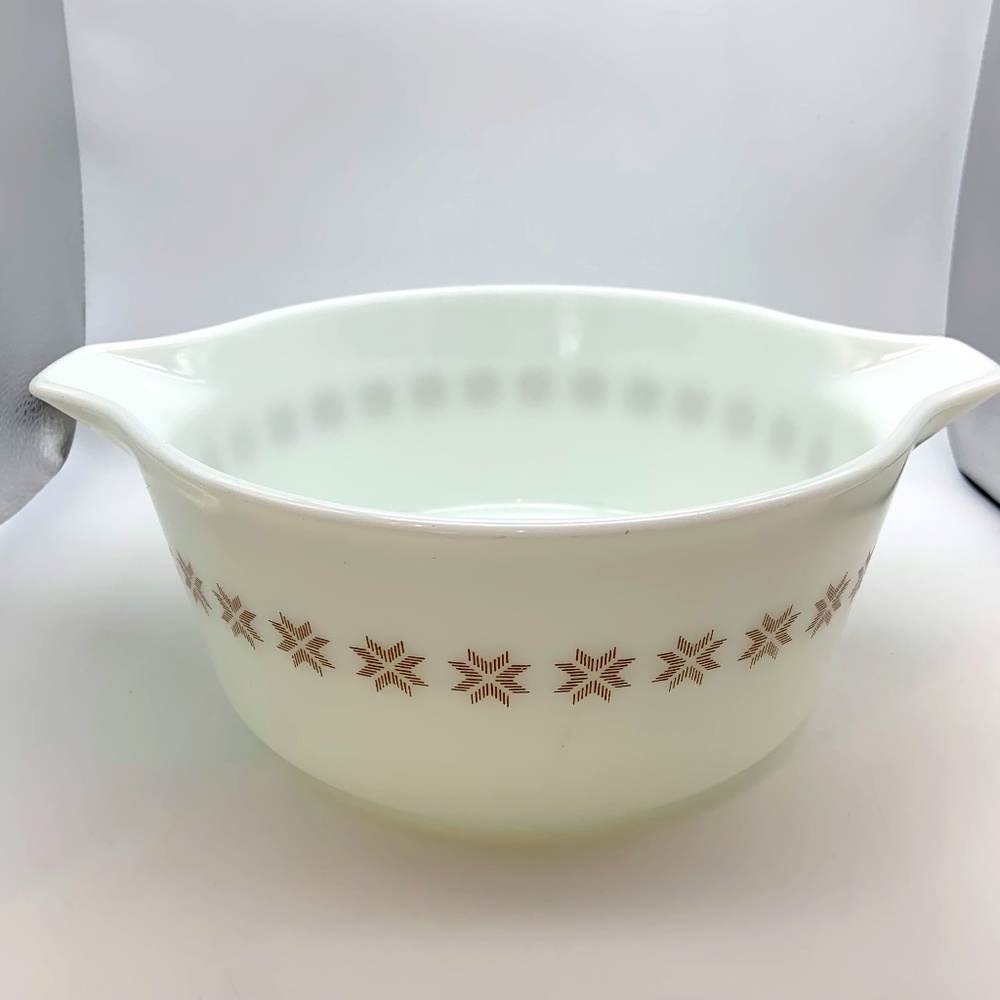 Vintage Pyrex Town and Country Snowflake White/Brown Bowl Dish 2 1/2 Quart